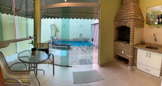 Casa de Condomínio com 3 Quartos à venda, 160m² no Jardim Santa Maria, Jacareí