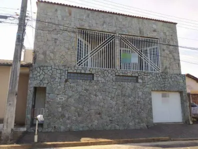 Sobrado com 5 Quartos à venda, 180m² no Pacaembu, Uberlândia
