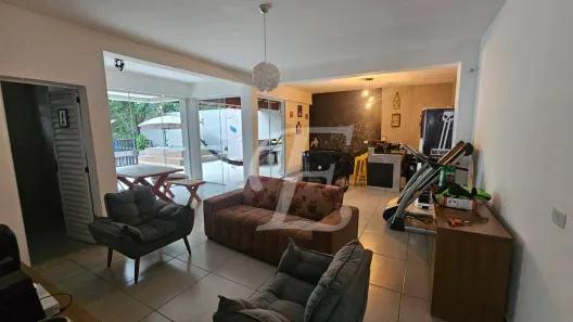 Sobrado com 3 Quartos para alugar, 400m² no Caraguatá, Mairiporã