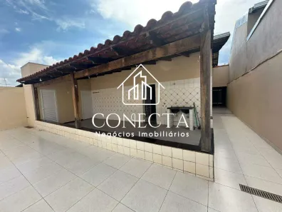 Casa com 3 Quartos para alugar, 171m² no Jardim Europa, Uberlândia