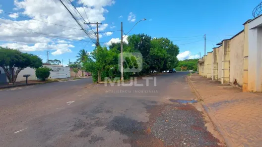 Lote/Terreno com 1 Quarto à venda, 1536m² no Presidente Roosevelt, Uberlândia
