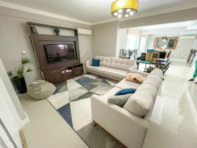 Casa com 4 Quartos à venda, 170m² no Coloninha, Florianópolis