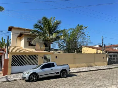 Casa com 4 Quartos à venda, 191m² no Centro, Caraguatatuba