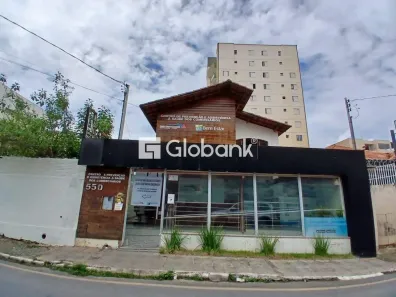 Ponto Comercial para alugar, 248m² no Centro, Montes Claros