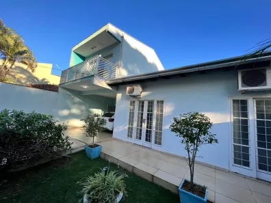 Casa com 3 Quartos à venda, 350m² no Alpes, Londrina