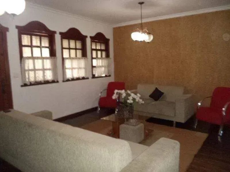 Casa com 4 quartos — Castelo, Belo Horizonte
