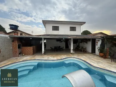 Sobrado com 5 Quartos à venda, 308m² no Residencial Santa Rita - 4ª Etapa, Goiânia