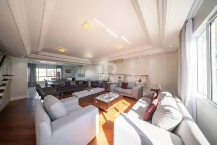 Casa com 4 Quartos para alugar, 286m² no Novo Mundo, Curitiba