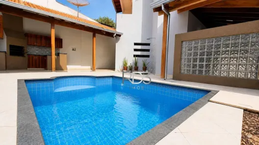 Casa com 3 Quartos para alugar, 290m² no Maringá, Londrina