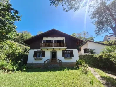 Casa com 4 Quartos à venda, 176m² no Braunes, Nova Friburgo
