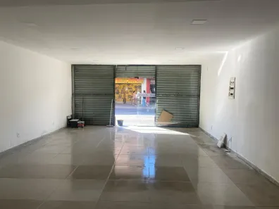 Ponto Comercial para alugar, 82m² no Centro, Duque de Caxias