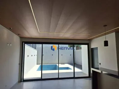 Casa com 3 Quartos à venda, 200m² no Vila Morangueira, Maringá
