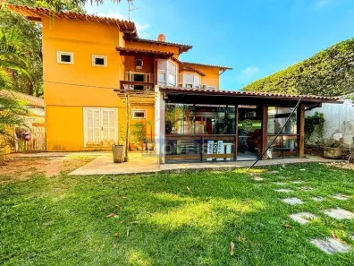 Casa com 3 Quartos para alugar, 257m² no Itacoatiara, Niterói