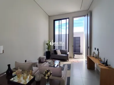 Casa com 3 Quartos para alugar, 172m² no Grand Ville, Uberlândia