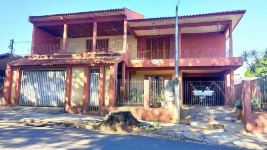 Sobrado com 5 Quartos à venda, 325m² no Centro, Marialva
