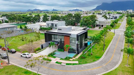 Casa de Condomínio com 5 Quartos à venda, 490m² no Jacuhy, Serra