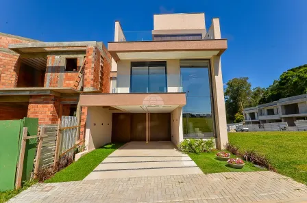 Sobrado com 3 Quartos à venda, 174m² no Santa Cândida, Curitiba