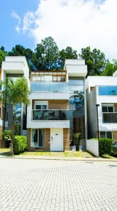 Casa de Condomínio com 3 Quartos à venda, 178m² no Granja Viana, Cotia