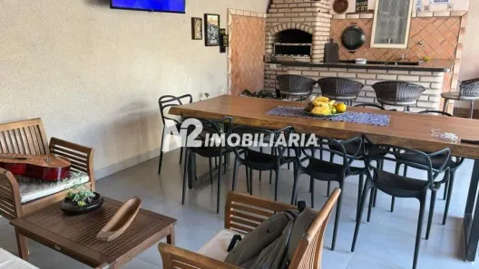 Casa com 4 Quartos à venda, 240m² no Santa Mônica, Uberlândia