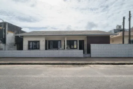 Casa com 3 Quartos à venda, 80m² no Tabuleiro, Camboriú