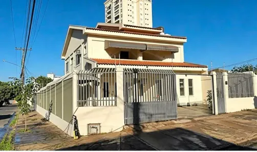Sobrado com 5 Quartos para alugar, 262m² no Jardim Petrópolis, Cuiabá