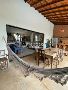 Casa com 4 Quartos à venda, 315m² no Cidade Jardim, Uberlândia