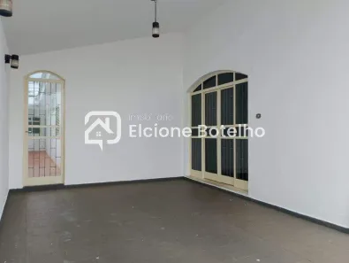 Casa com 3 Quartos para alugar, 100m² no Osvaldo Rezende, Uberlândia