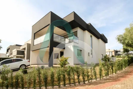 Casa de Condomínio com 4 Quartos à venda, 257m² no Conjunto Habitacional Alexandre Urbanas, Londrina