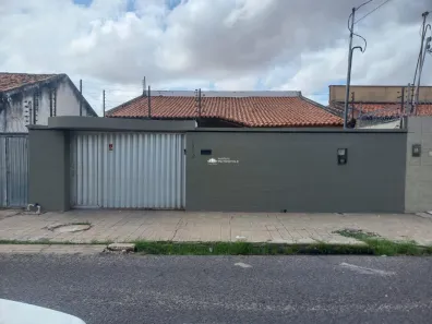 Casa com 3 Quartos para alugar, 490m² no Centro, Teresina