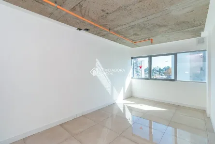 Sala Comercial à venda, 26m² no São Sebastião, Porto Alegre