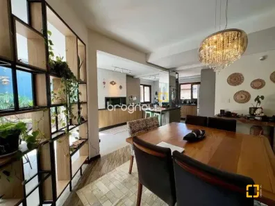 Casa com 4 Quartos à venda, 203m² no Sambaqui, Florianópolis