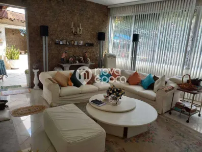 Casa com 4 Quartos à venda, 349m² no Catete, Rio de Janeiro