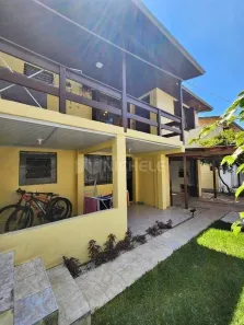 Casa com 3 Quartos para alugar, 140m² no São Caetano, Caxias do Sul