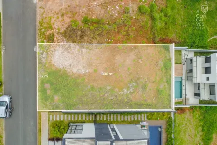 Lote/Terreno à venda, 300m² no Tanguá, Almirante Tamandaré