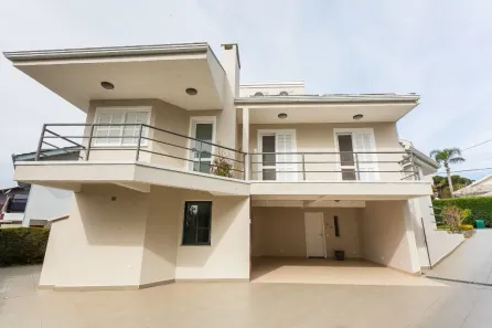 Casa de Condomínio com 3 Quartos para alugar, 249m² no São João, Curitiba