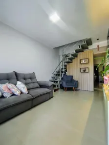 Sobrado com 3 Quartos à venda, 80m² no Rio Pequeno, Camboriú