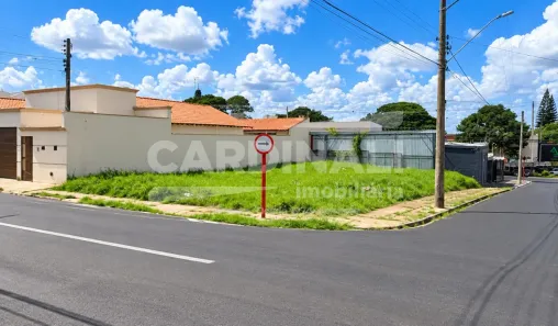 Lote/Terreno à venda, 304m² no Jardim Bandeirantes, São Carlos