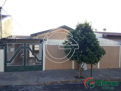 Casa com 3 Quartos para alugar, 10m² no Centro, Marília