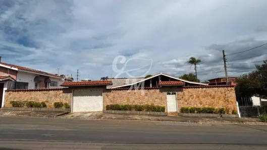 Casa com 3 Quartos à venda, 691m² no Parque São Luiz, Jundiaí