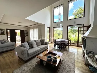 Casa com 4 Quartos à venda, 255m² no Cascata do Imbuí, Teresópolis