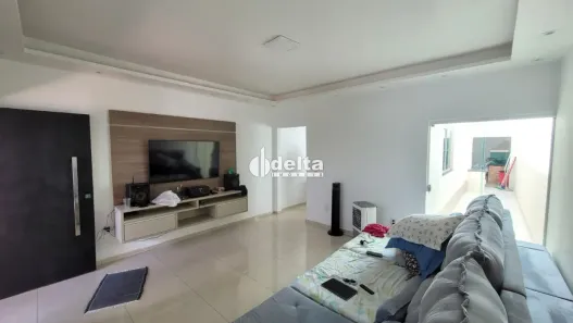 Casa com 3 Quartos à venda, 200m² no Jardim Patrícia, Uberlândia