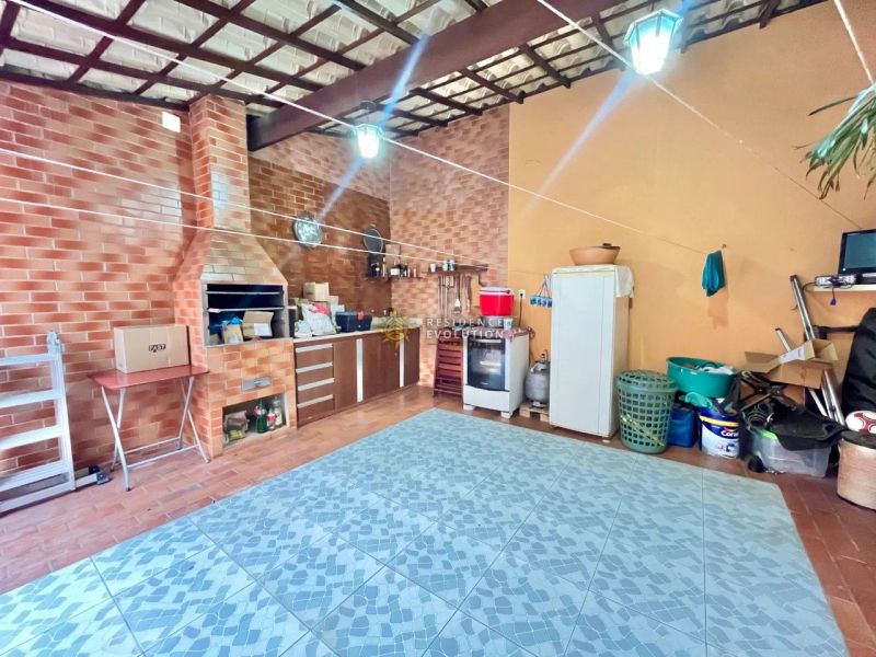 Casa com 3 quartos — Santa Mônica, Belo Horizonte