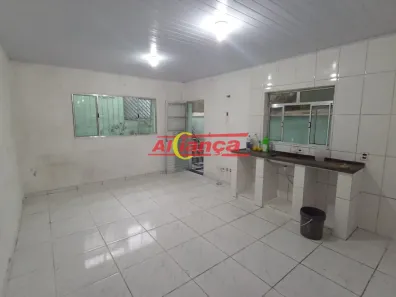 Casa com 2 Quartos para alugar, 60m² no Parque Santos Dumont, Guarulhos