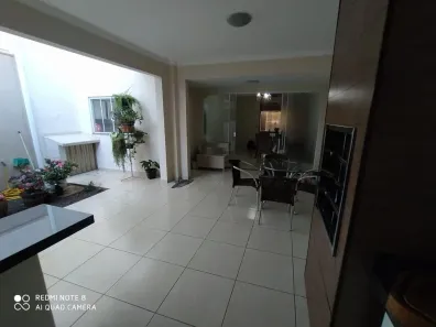Casa com 6 Quartos à venda, 220m² no Jardim Canadá, Maringá