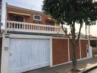 Sobrado com 5 Quartos à venda, 196m² no Centro, Araraquara