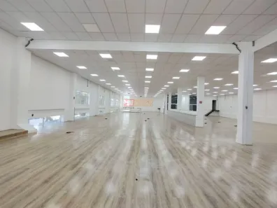 Prédio Comercial para alugar, 943m² no Rudge Ramos, São Bernardo do Campo