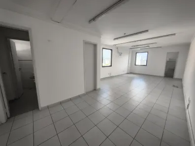 Sala Comercial com 2 Quartos para alugar, 77m² no Lapa, São Paulo