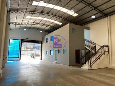 Galpão/Depósito/Armazém para venda ou aluguel, 650m² no Andes, Londrina