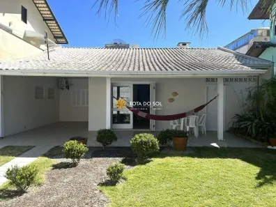 Casa com 3 Quartos à venda, 95m² no Bombas, Bombinhas