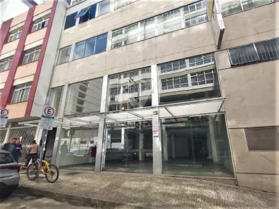 Ponto Comercial para alugar, 320m² no Centro, Juiz de Fora